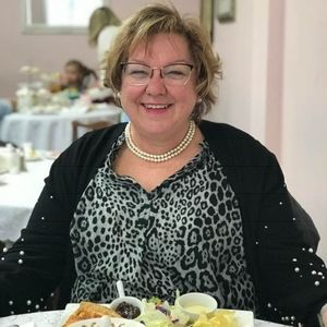 Meet your Posher, Suzanne